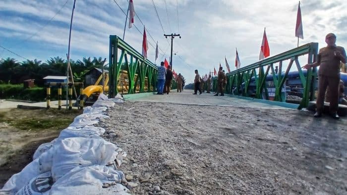 jembatan_bailey_di_hamparan_perak_deli_serdang_rampung_akses_warga_kembali_normal