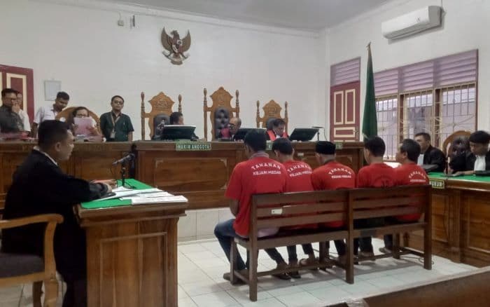 jpu_ajukan_banding_atas_vonis_seumur_hidup_kurir_dan_pemesan_ganja_128_kg_