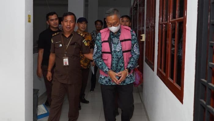 mantan_direktur_pelaksana_pt_inalum_ditahan_kejati_sumut_terkait_dugaan_korupsi_penjualan_aluminium