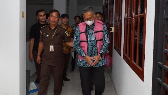 mantan_direktur_pelaksana_pt_inalum_ditahan_kejati_sumut_terkait_dugaan_korupsi_penjualan_aluminium