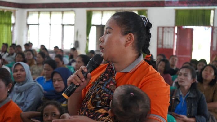 pemkab_toba_serahkan_bkb_kit_ke_26_desa_untuk_perkuat_pencegahan_stunting