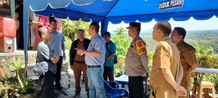 foto_di_air_terjun_lae_pendaroh_dipungut_biaya_pemkab_dan_polres_dairi_bina_pengelola