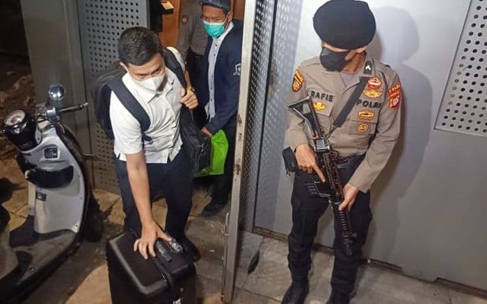 kpk_geledah_rumah_mantan_wantimpres_era_presiden_jokowi