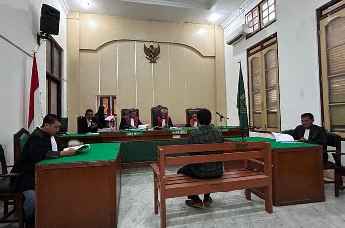 korupsi_dana_bos_smkn_1_pancur_batu_mantan_bendahara_dituntut_15_tahun_penjara