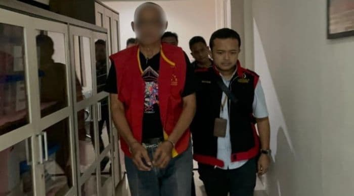 kejari_siantar_tahan_pensiunan_dosen_yang_menyewakan_lahan_ptpn_ii_kerugian_negara_rp1_miliar_