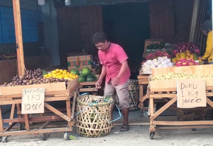 semangka_langka_di_lubuk_pakam_agen_terpaksa_cari_pasokan_hingga_pekanbaru