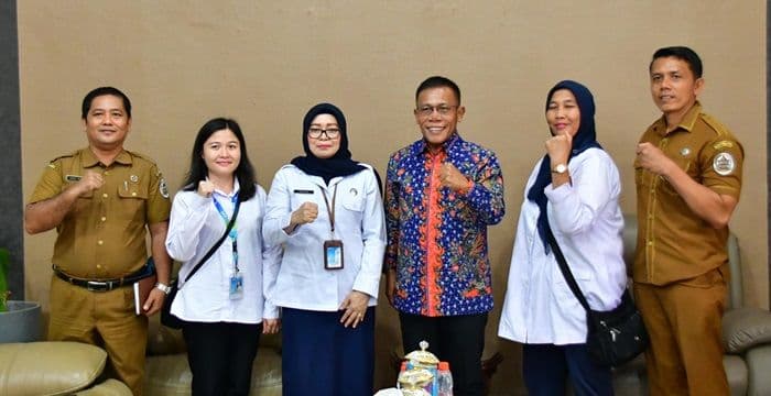 bupati_tapteng_ajak_media_bersinergi_lawan_hoax_dan_perkuat_literasi_digital