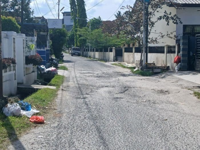 dampak_aksi_mogok_mobil_pengangkut_tumpukan_sampah_berbau_resahkan_warga_siantar