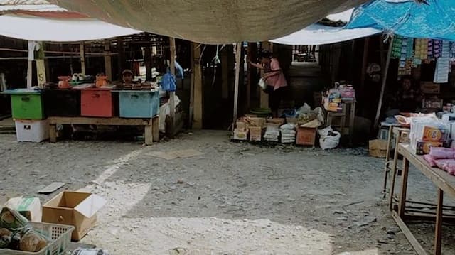 hari_onan_dimajukan_pedagang_pangururan_protes_dagangan_sepi_pendapatan_anjlok