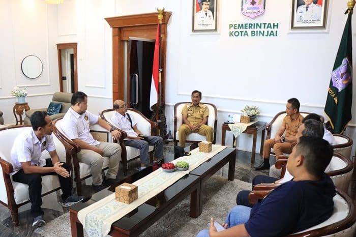 jalan_rusak_di_binjai_dikeluhkan_warga_wali_kota_amir_hamzah_dampak_pascabanjir_dan_keterbatasan_anggaran