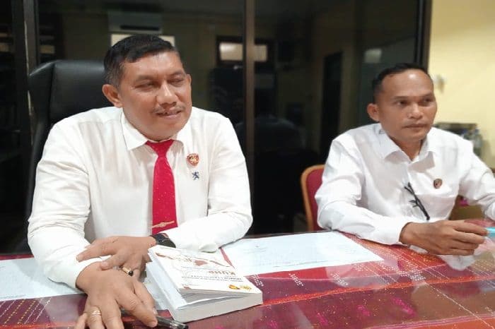 kasus_uu_ite_akun_rio_bastian_dilimpahkan_ke_kejari_samosir_rms_resmi_tersangka
