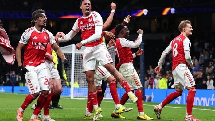 klasemen_liga_inggris_arsenal_perlebar_jarak_dari_city_usai_bantai_spurs_