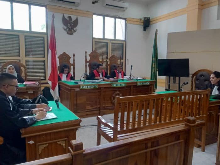 pn_medan_vonis_seumur_hidup_dua_terdakwa_perantara_359_kg_sabu