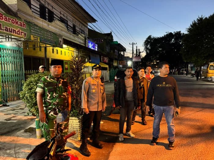 polsek_medan_area_giatkan_patroli_asmara_subuh_selama_ramadan_antisipasi_tawuran_dan_geng_motor