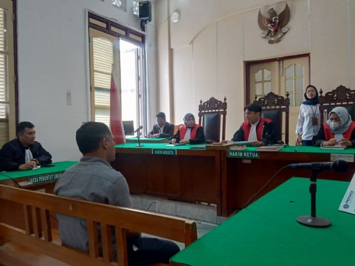 sidang_vonis_tohom_lumbangaol_kasus_pungli_parkir_rsvi_ditunda_di_pn_medan