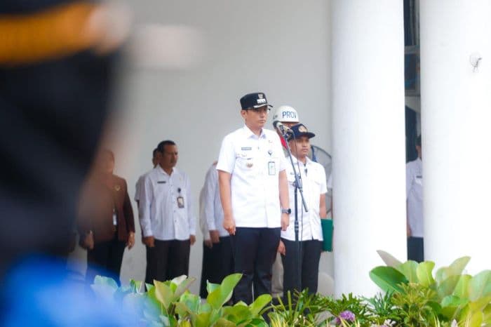 wali_kota_serahkan_sk_pengangkatan_529_cpns_pemko_medan