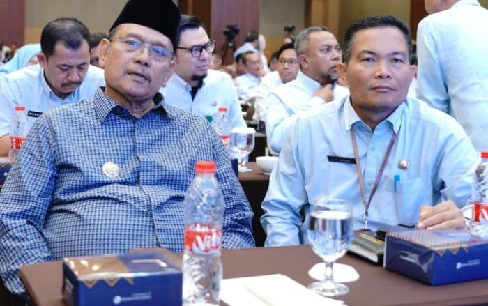 bupati_vickner_sinaga_akan_pertemukan_oknum_kepala_sd_dengan_ketua_dprd_dairi_gegara_sebutan_ini