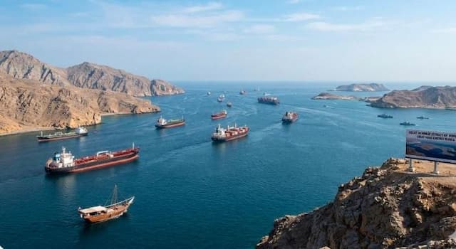 iran_sita_dua_kapal_di_selat_hormuz