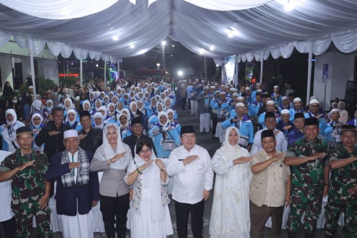 puluhan_jemaah_haji_pematangsiantar_resmi_diberangkatkan_ke_tanah_suci
