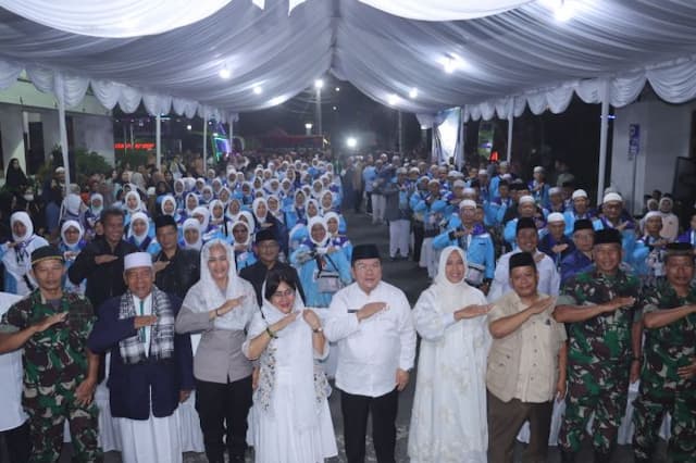 puluhan_jemaah_haji_pematangsiantar_resmi_diberangkatkan_ke_tanah_suci