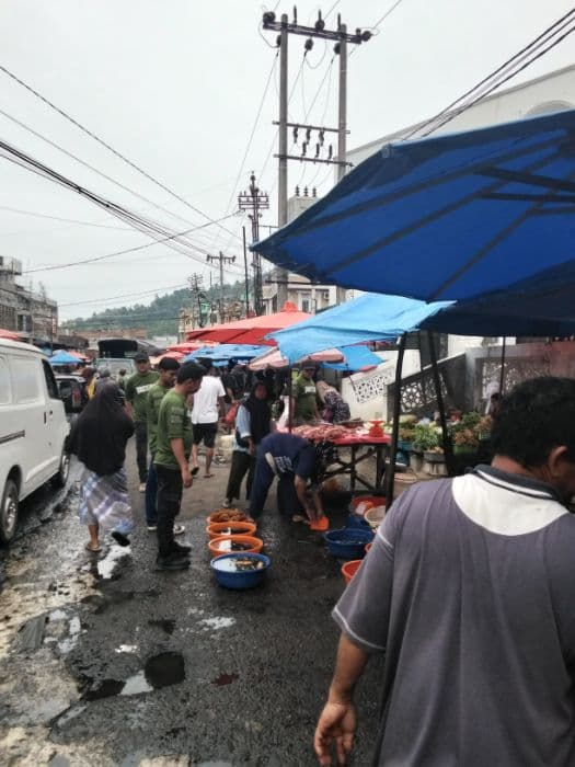 satpol_pp_padangsidimpuan_tertibkan_pkl_di_jalan_mh_thamrin