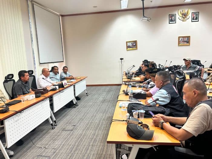 apmb_desak_perbaikan_jalan_ruas_pasar_xitanjung_balai_dprd_sumut_usulkan_anggaran_2027