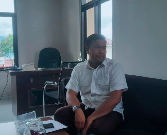 kejari_samosir_periksa_eks_kepala_ukpbj_terkait_dugaan_korupsi_proyek_jalan_dak_2022