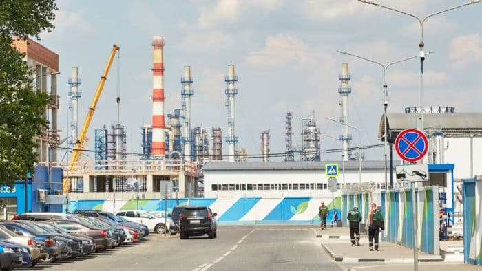 rusia_batasi_penjualan_bahan_bakar_di_sejumlah_wilayah_akibat_lonjakan_permintaan
