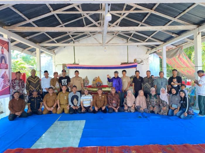 wabup_labuhanbatu_hadiri_sedekah_bumi_di_panai_hilir_dukung_pelestarian_tradisi_lokal