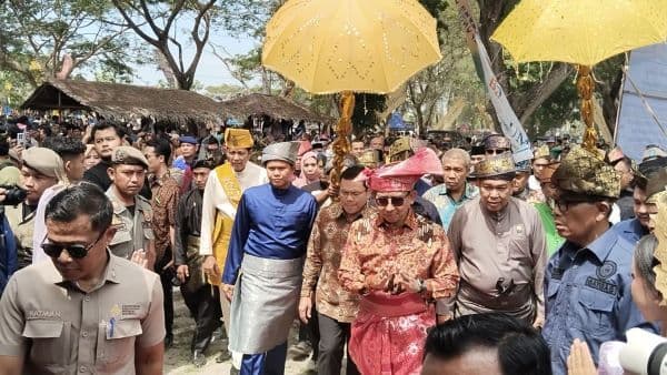 menteri_kebudayaan_fadli_zon_hadiri_tradisi_adat_melayu_jamu_laut_di_sergai