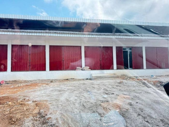 dua_gedung_koperasi_merah_putih_berdiri_di_desa_berpenduduk_minim_di_deli_serdang_rampung