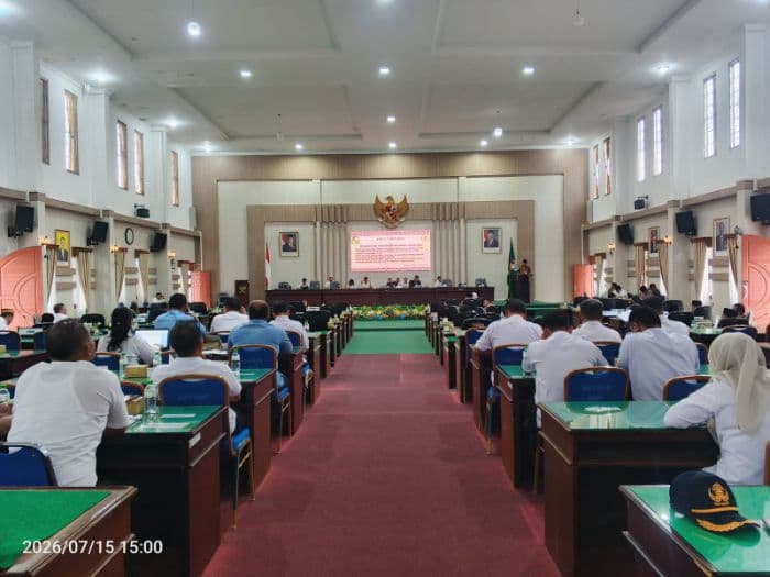 fraksi_demokrat_dprd_simalungun_minta_bupati_evaluasi_kadis_putr_soroti_proyek_spam_rp169_miliar