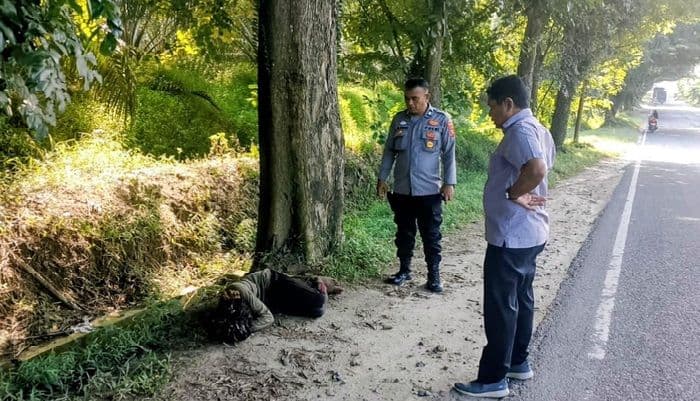 satlantas_polres_batu_bara_evakuasi_odgj_di_bukit_tujuh_usai_laporan_call_centre_110