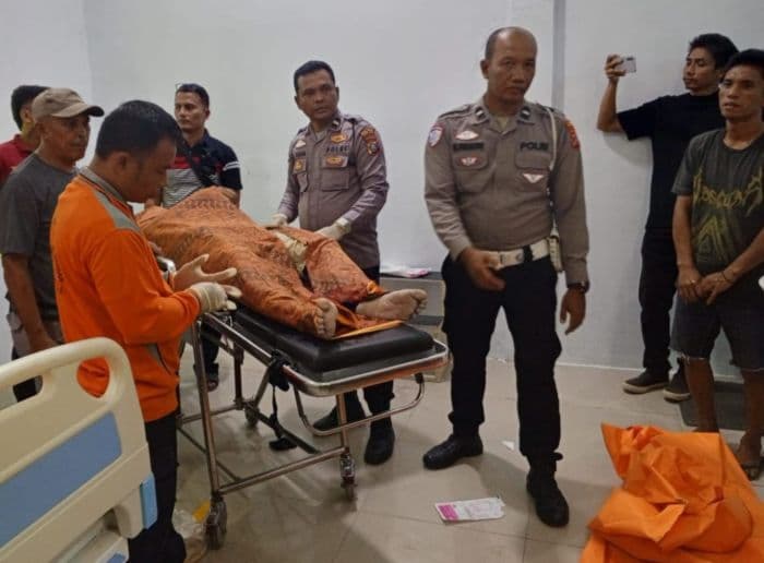 polisi_jelaskan_kronologi_kecelakaan_mobil_escudo_tercebur_di_sosorgadong_tapteng