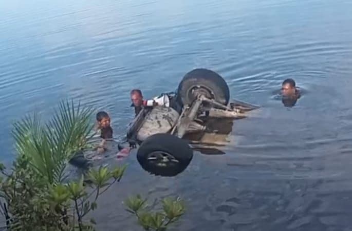 mobil_escudo_tercebur_ke_sungai_di_tapteng_tiga_meninggal