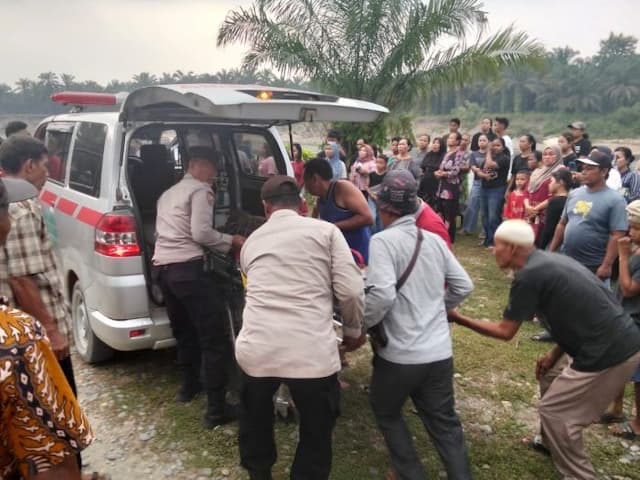 mandi_bersama_teman_di_sungai_batang_serangan_pelajar_smp_tewas_tenggelam