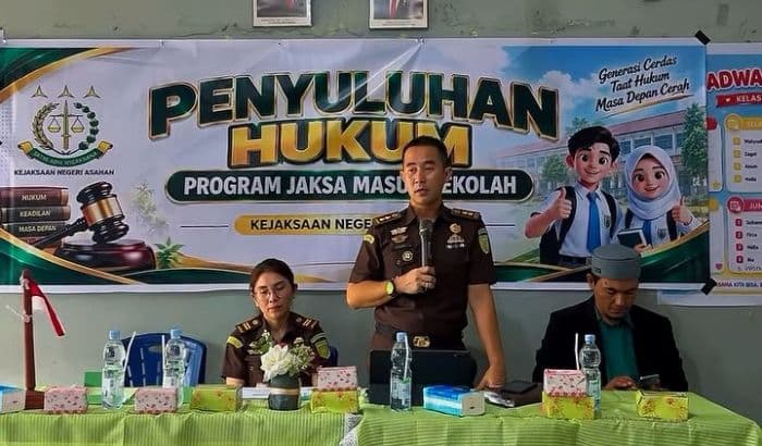 jaksa_masuk_sekolah_pelajar_mts_al_washliyah_1_kisaran_diedukasi_bahaya_bullying