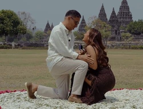 marion_jola_resmi_dilamar_dennis_talakua_setelah_lima_tahun_pacaran