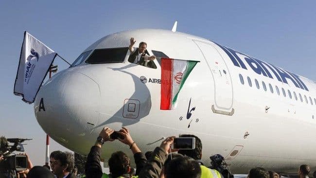 penerbangan_maskapai_iran_mulai_dibatasi_as_ancam_sanksi_global