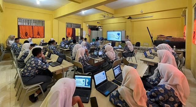 polres_tanjungbalai_dorong_literasi_digital_pelajar_lewat_program_paham_ai