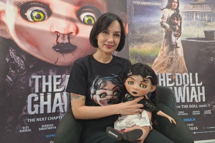 sara_wijayanto_lukis_sosok_hantu_saat_bosan_di_lokasi_syuting