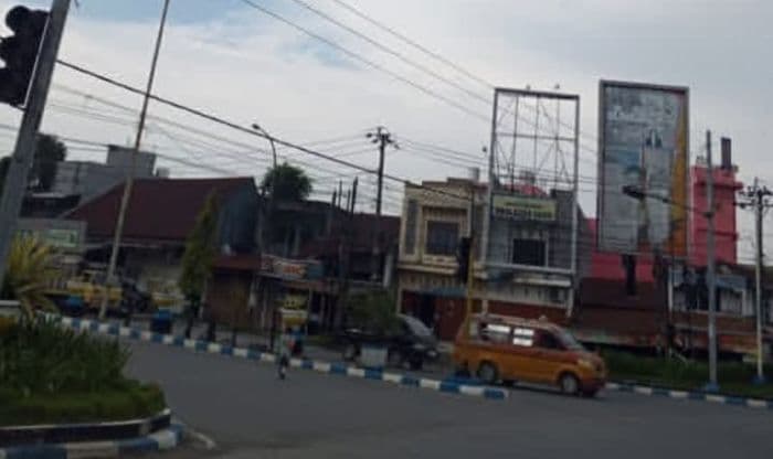 traffic_light_padam_berbulanbulan_simpang_empat_timbangan_lubuk_pakam_semrawut