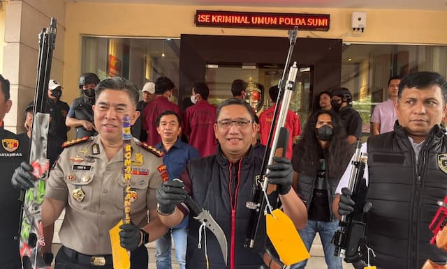 empat_teman_donny_pacek_jadi_tersangka_kasus_kepemilikan_senjata_api_rakitan_