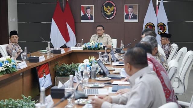 menag_soroti_kesejahteraan_guru_swasta_dalam_rencana_kebijakan_pendidikan_gratis_