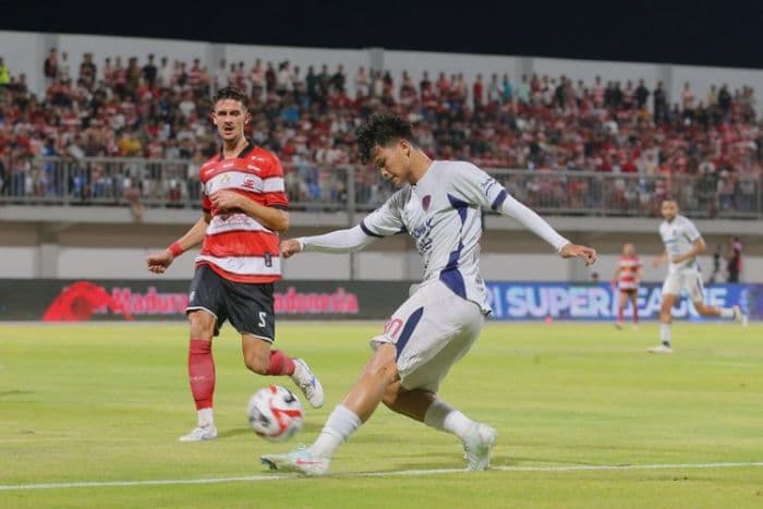 hasil_persita_vs_malut_united_gol_hokky_caraka_dianulir_var_laga_berakhir_tanpa_gol