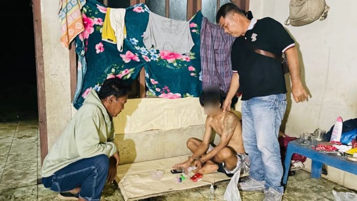 polsek_salapian_tangkap_pria_pembawa_enam_paket_sabu_di_rumah_kosong