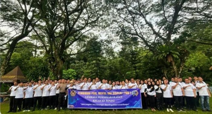tingkatkan_disiplin_dan_ketangguhan_petugas_lapas_binjai_gelar_pfmd_di_bukit_lawang_