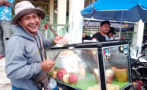 turnamen_bola_piala_bupati_dan_wabup_sergai_2025_tingkatkan_penghasilan_pedagang_kecil_