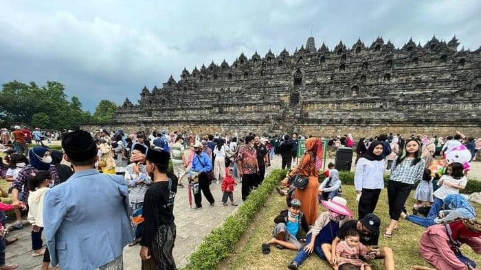 libur_nataru_kunjungan_ke_candi_borobudur_diproyeksikan_tembus_170_ribu_wisatawan_