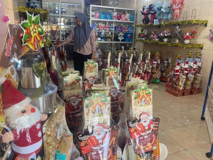 meski_ekonomi_dinamis_penjualan_hampers_nataru_di_kisaran_tetap_stabil